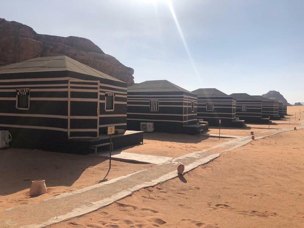 Space Village Luxury Camp Вади-Рам Экстерьер фото
